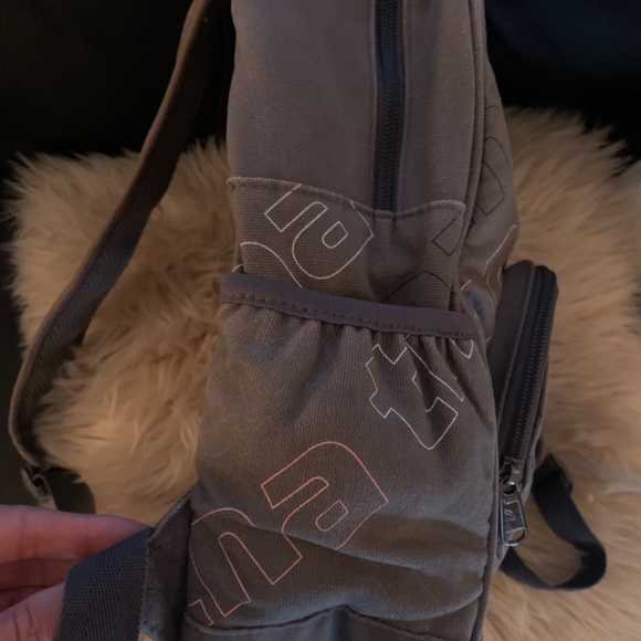 Aritzia TNA Backpack - Picture 5 of 7